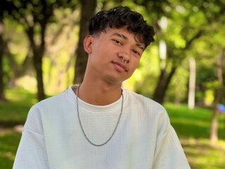 AdamsFox video
